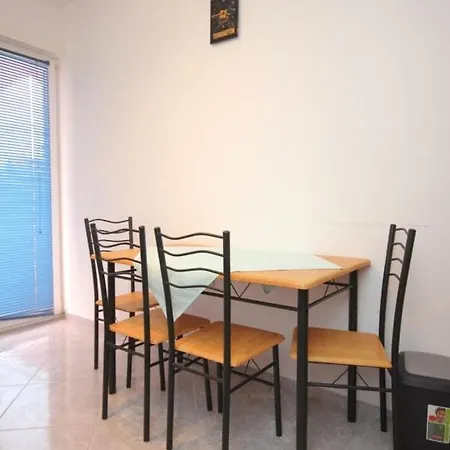 By The Sea - 8217 דירה Pašman