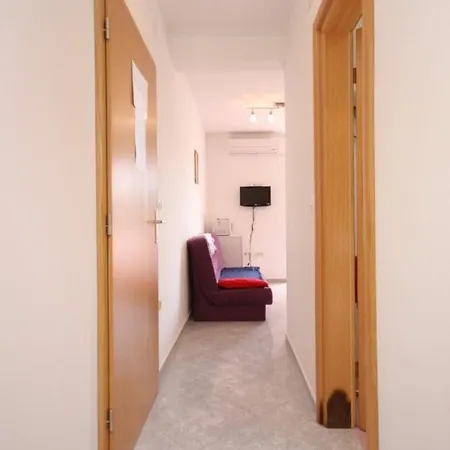 By The Sea - 8217 * Pašman