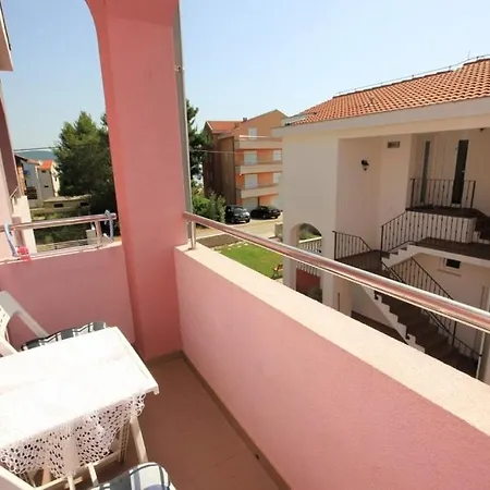 By The Sea - 8217 דירה