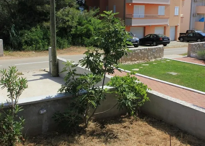 By The Sea - 8217 Пашман